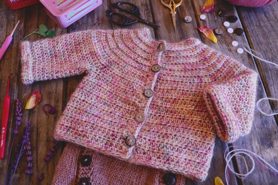 patrón gratis jersey amelia bebé crochet