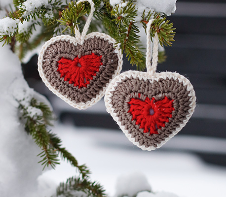Patrón gratis corazón Bright Heart Ornaments crochet